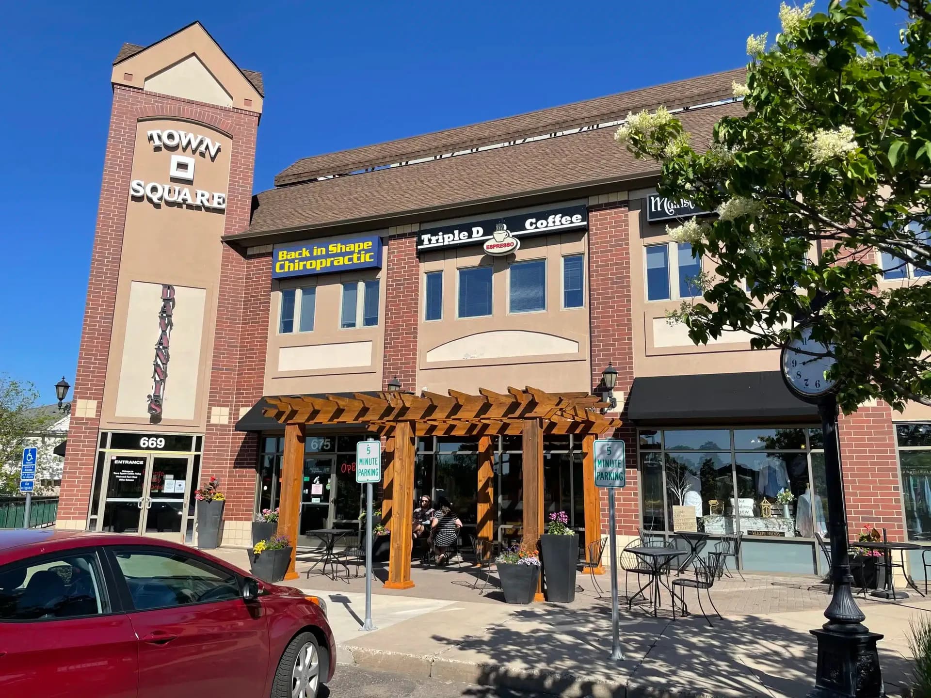A photo of the Golden Valley town square.