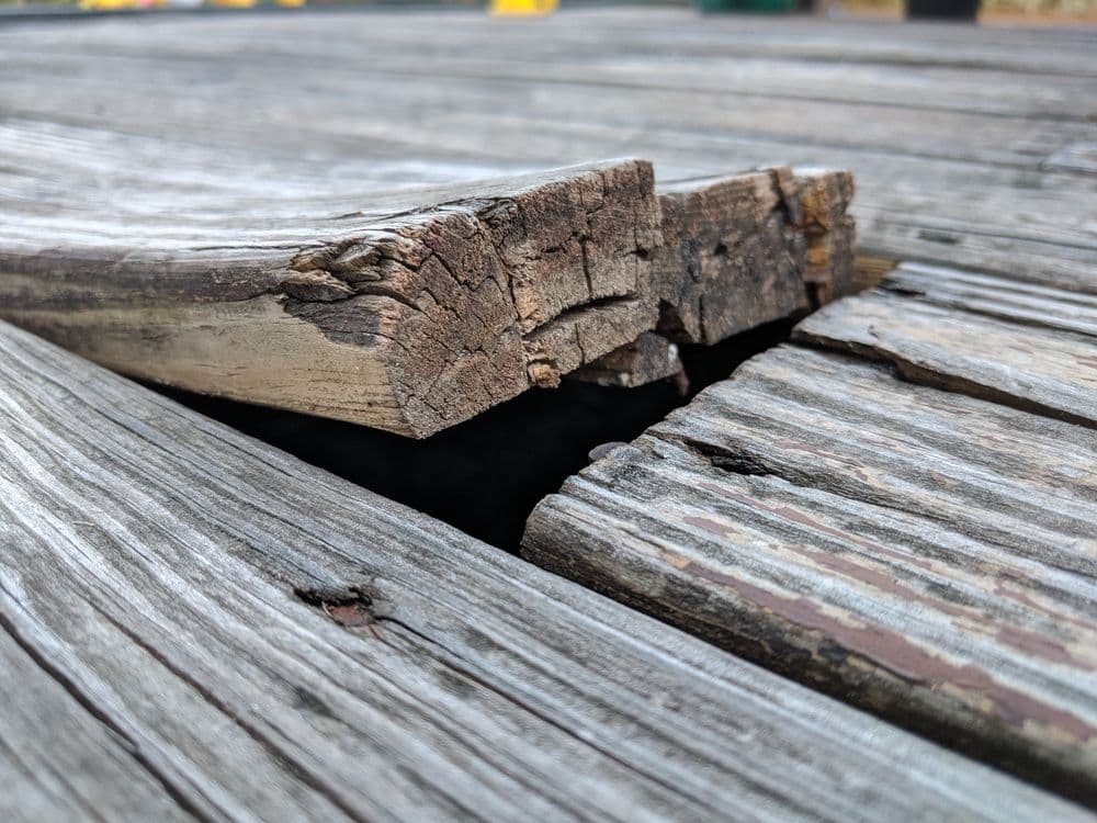 Wood Deck Splitting